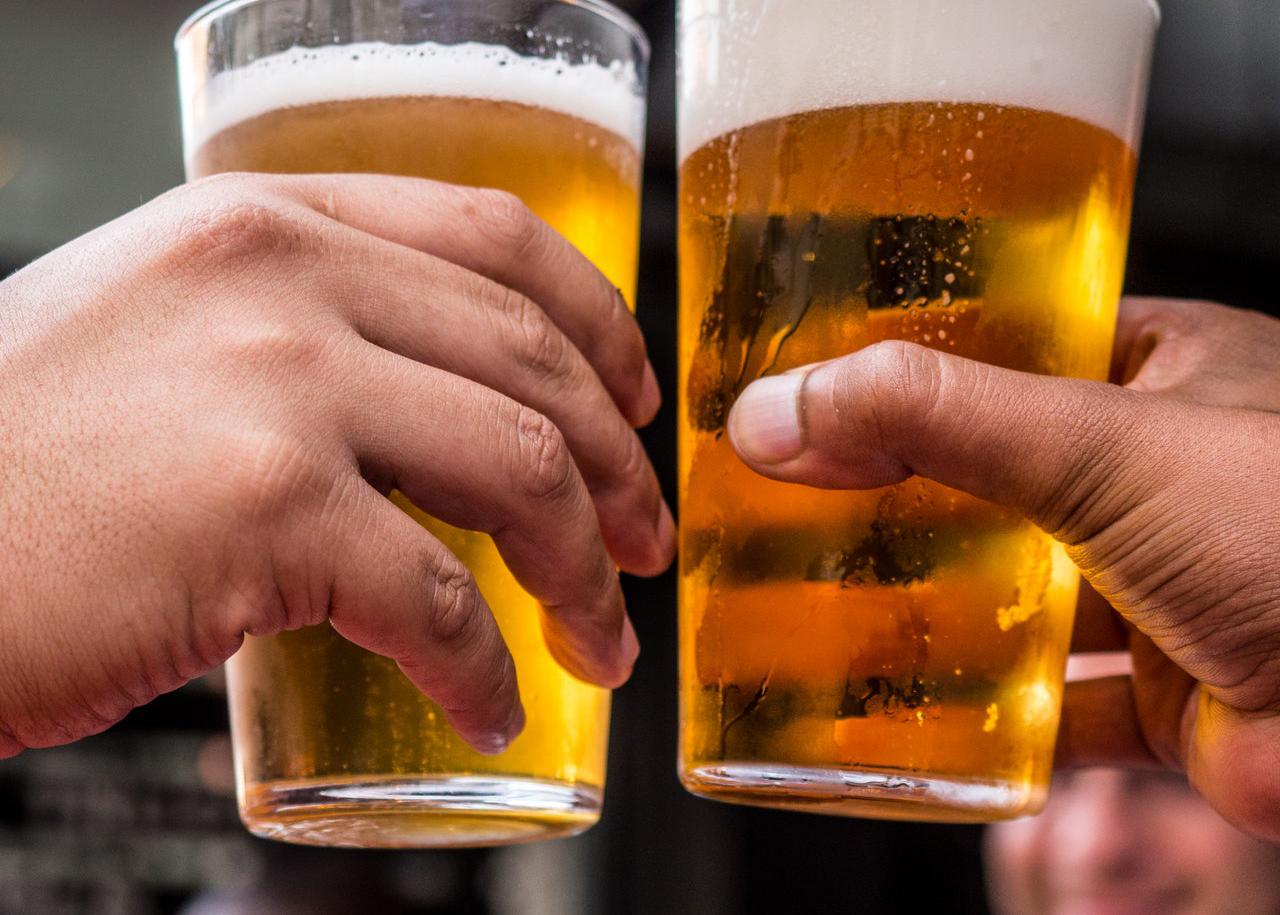 bares e restaurantes abertos